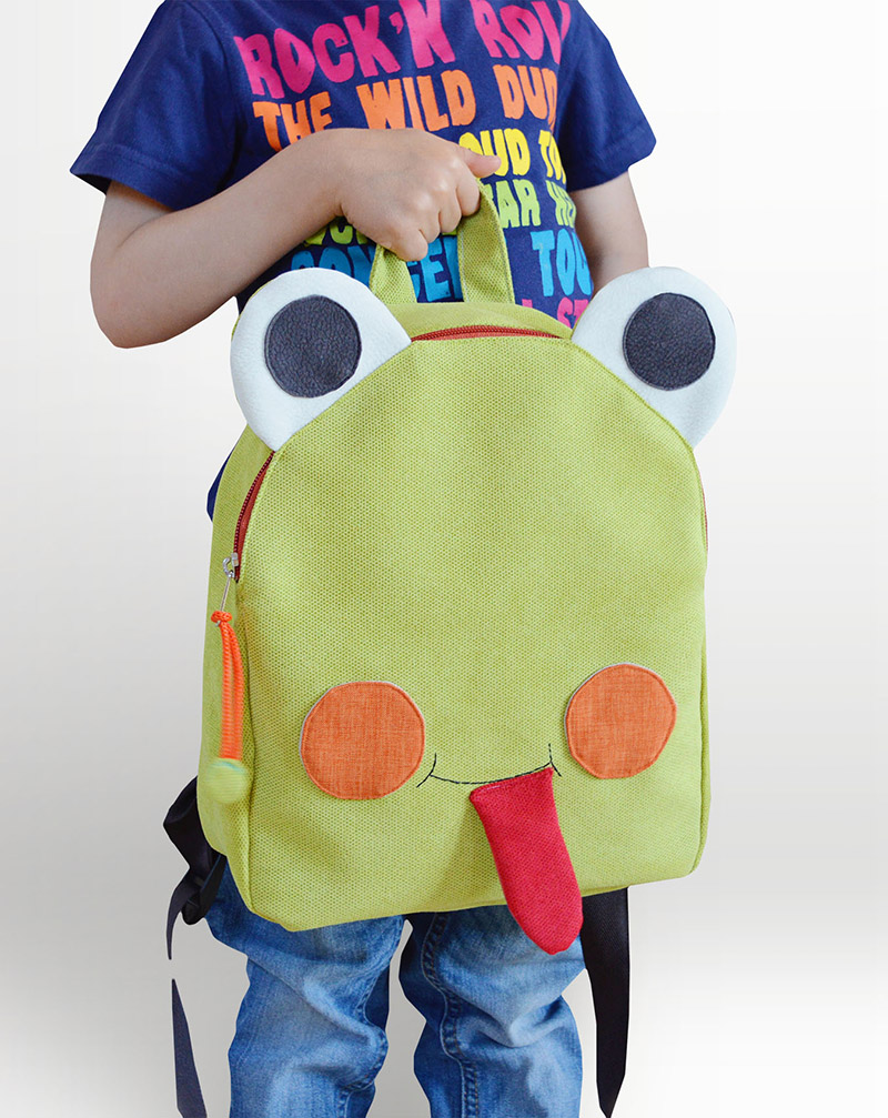 frog backpack thumb