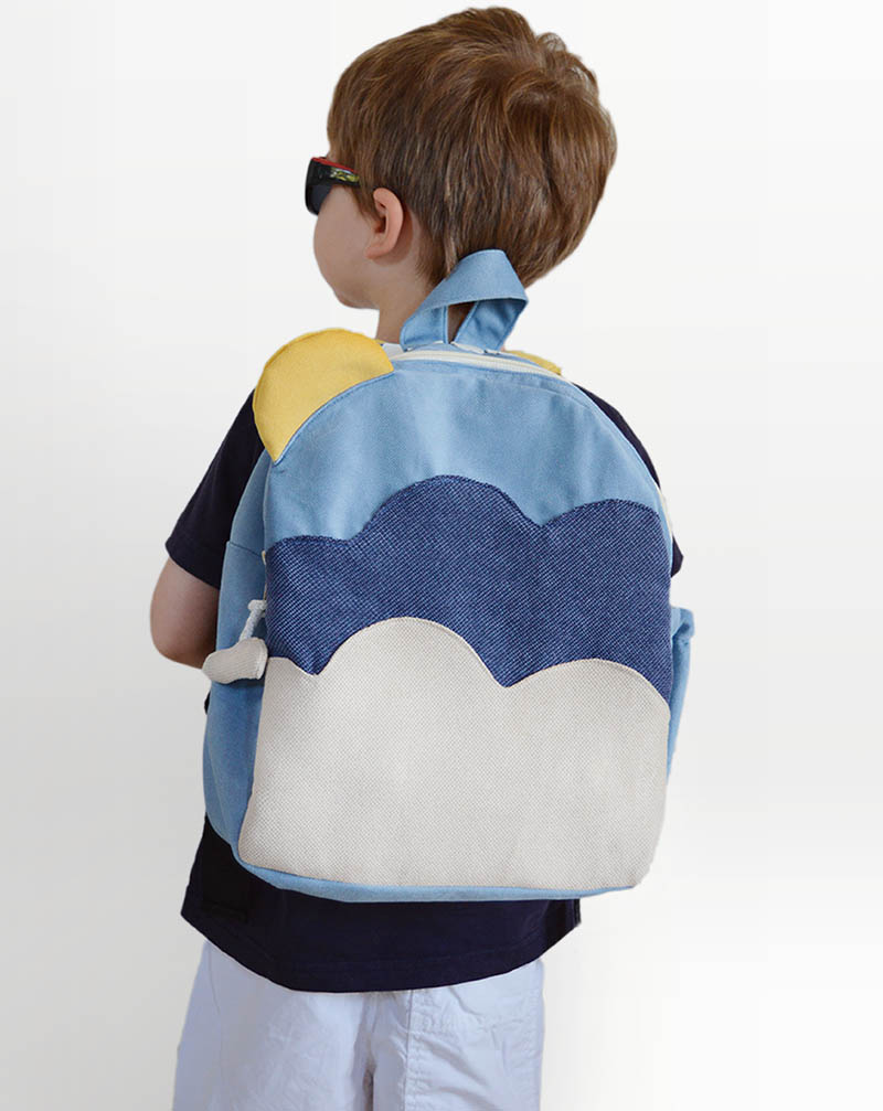 clouds backpack_th